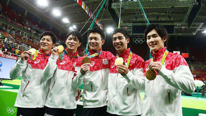 Medallistas olímpicos se pondrán su propia presea en Tokio por el Covid-19