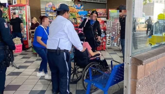 $!Mujer entra en labor de parto en plena calle de Culiacán y policías la auxilian