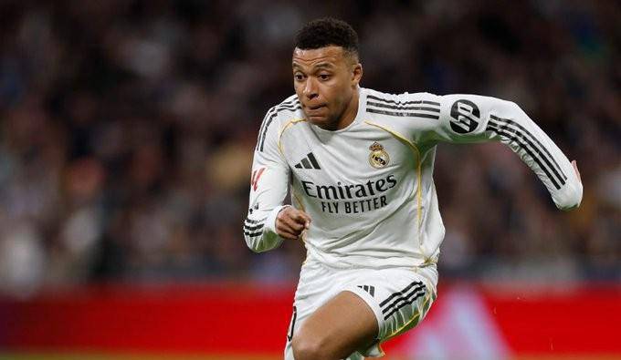 Mbappé se perderá al menos tres semanas por lesión.