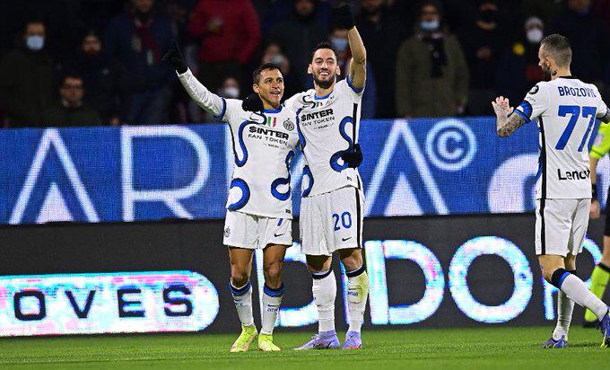 El Inter de Milán golea 5-0 al Salernitana y se afianza en el liderato de la Serie A