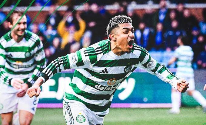 Julián Araujo busca consolidarse para un llamado a la Selección Mexicana rumbo al Mundial 2026.