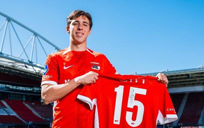 Mateo Chávez suma minutos en empate del AZ Alkmaar ante Volendam