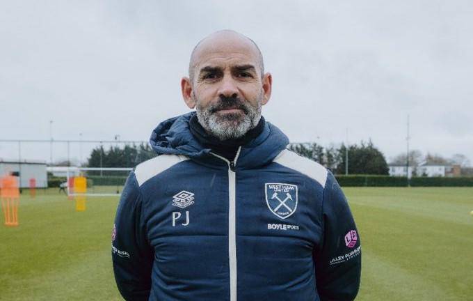 Paco Jémez vuelve al escenario europeo: asistente en el West Ham.