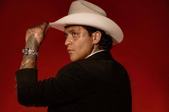 Lanza Christian Nodal su nuevo álbum ‘¿Quién + como yo?’