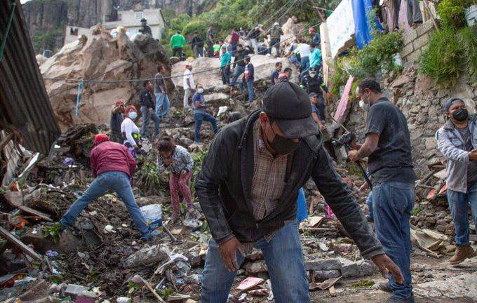 Aún no hallan los restos de dos personas tras el derrumbe ocurrido el pasado viernes, en Tlalnepantla, Estado de México