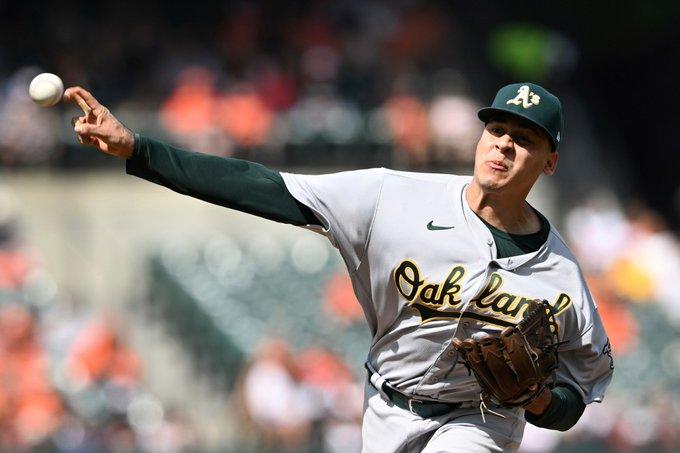 Mexicano Adrián Martínez cierra la temporada con apertura sin decisión ante los Angelinos