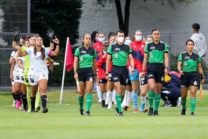 $!Desmantelamiento del equipo y lesiones, las causas de la debacle del Mazatlán Femenil, admite su DT