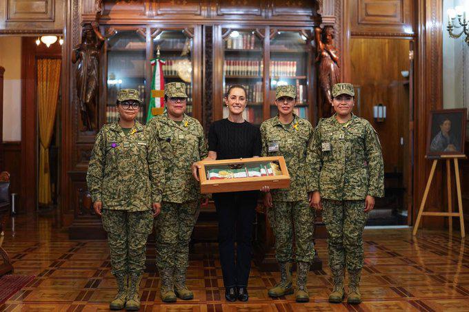 $!Primera vez en 215 años, una mujer da el Grito de Independencia