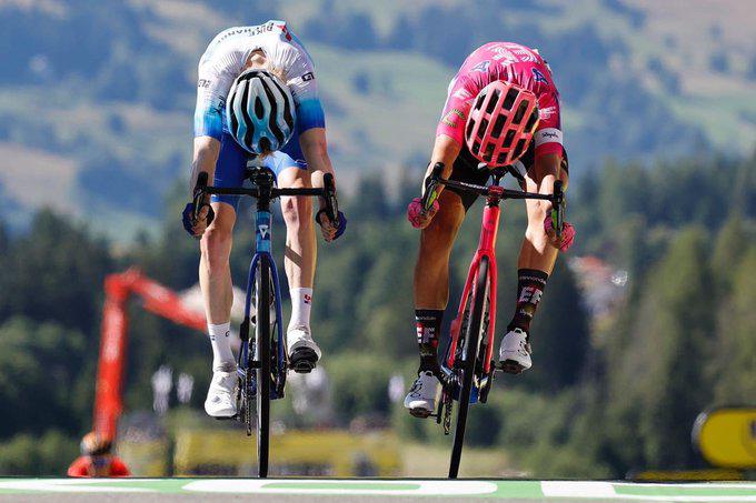 Magnus Cort Nielsen vuela en Megéve, para apuntarse la décima etapa del Tour de Francia