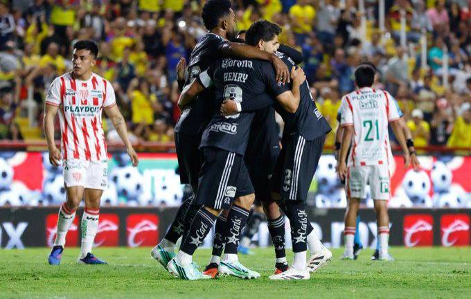 América supo ser paciente para darle la vuelta al marcador al Necaxa.