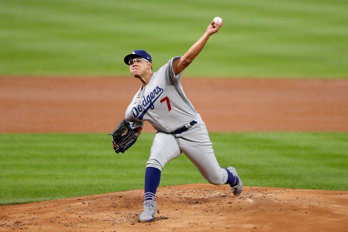 Julio Urías estaría disponible como relevista por los Dodgers ante los Cardenales este miércoles