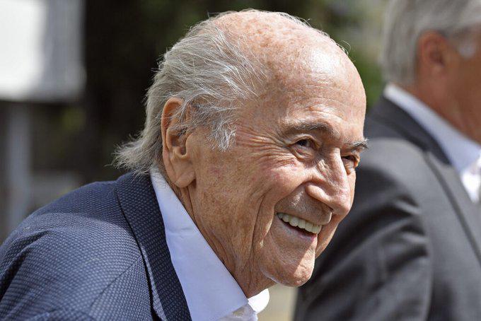 $!Blatter asegura que los dos mde a Platini fueron ‘un pago atrasado de salarios’