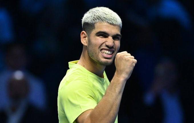 Carlos Alcaraz logró el triunfo en la segunda jornada de las Finales ATP de Turín.