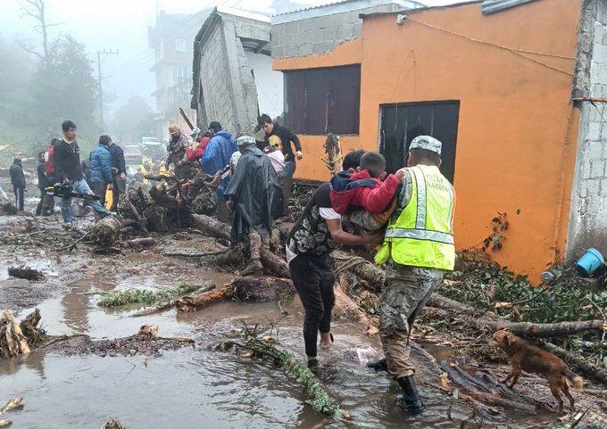 Suman 44 personas fallecidas por lluvias intensas en 5 estados de México