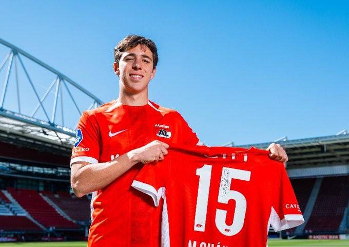 Mateo Chávez debuta con asistencia en la Eredivisie