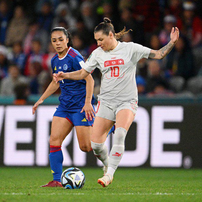 $!Suiza no falla ante Filipinas en el primer partido de las asiáticas en una Copa Mundial