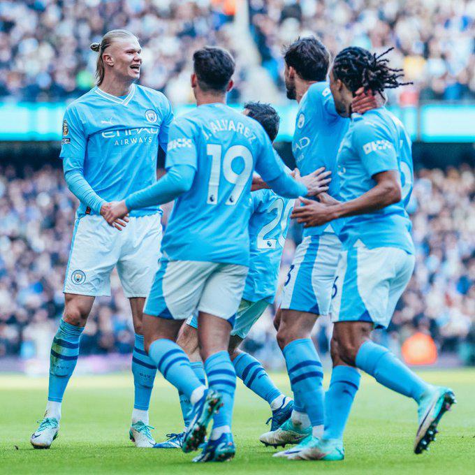 $!Salen tablas en duelo en la cima de la Premier League