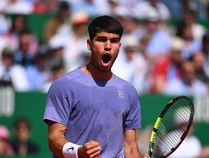 Carlos Alcaraz acelera el ritmo hacia cuartos en Montecarlo