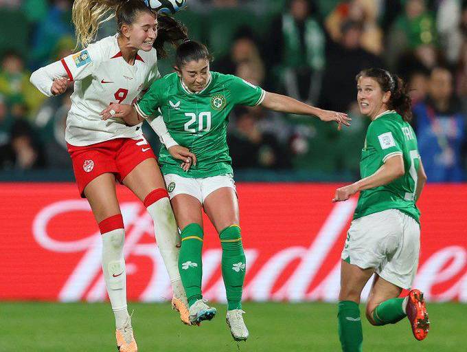 Canadá remonta ante República de Irlanda