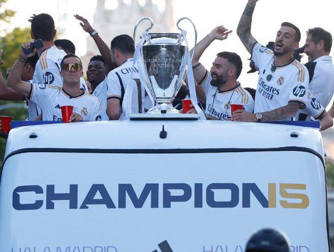 Real Madrid celebra su decimoquinta Champions con sus aficionados