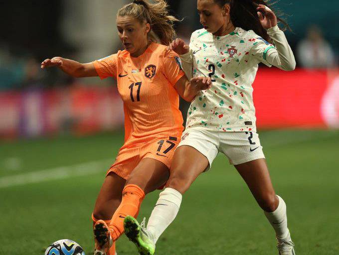 Países Bajos es más que Portugal y se lleva una buena victoria