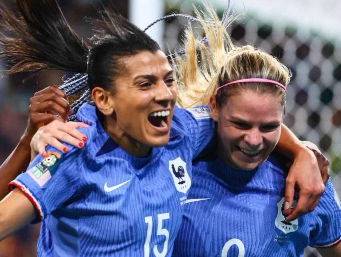 Francia derrota a Brasil y asalta la primera posición del Grupo F