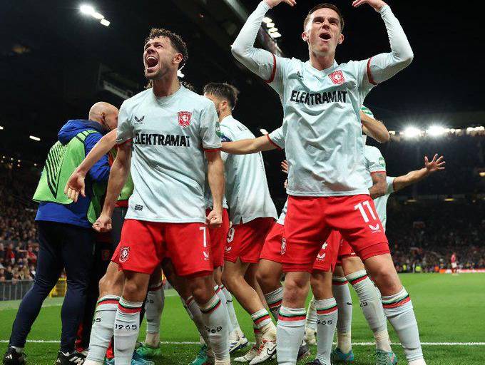 La Real Sociedad empata y el Twente sorprende al arrancar la Europa League