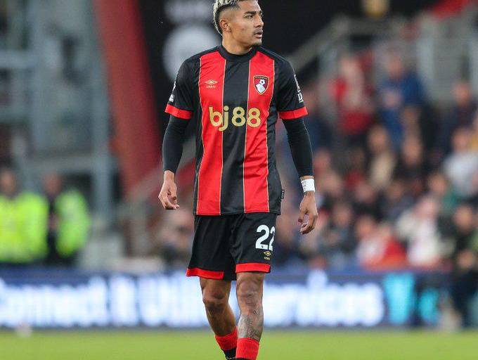 Julián Araujo fuera por tiempo indefinido tras someterse a cirugía