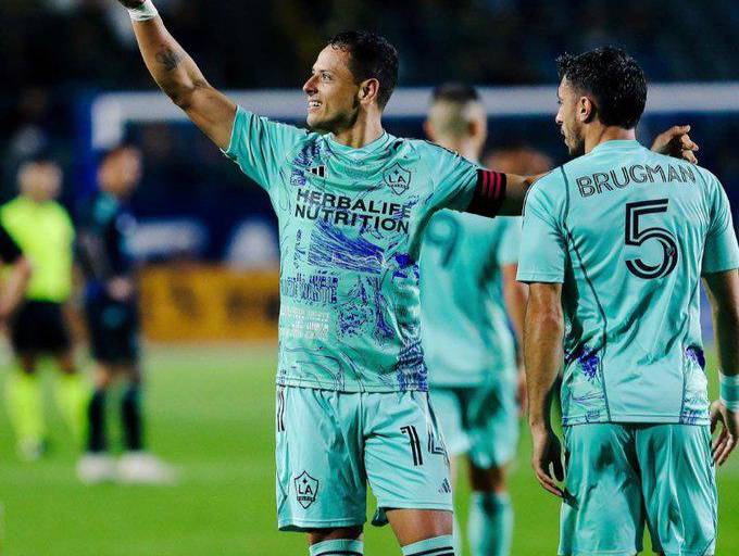 ‘Chicharito’ Hernández le habría dado el ‘sí’ a las Chivas