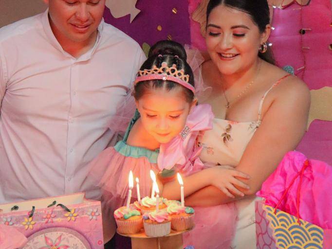 Marién Aleia es una ‘sirenita’ en su cumpleaños