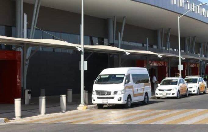 Usuarios reportan fallas en el Aeropuerto Internacional Rafael Buelna, en Mazatlán.