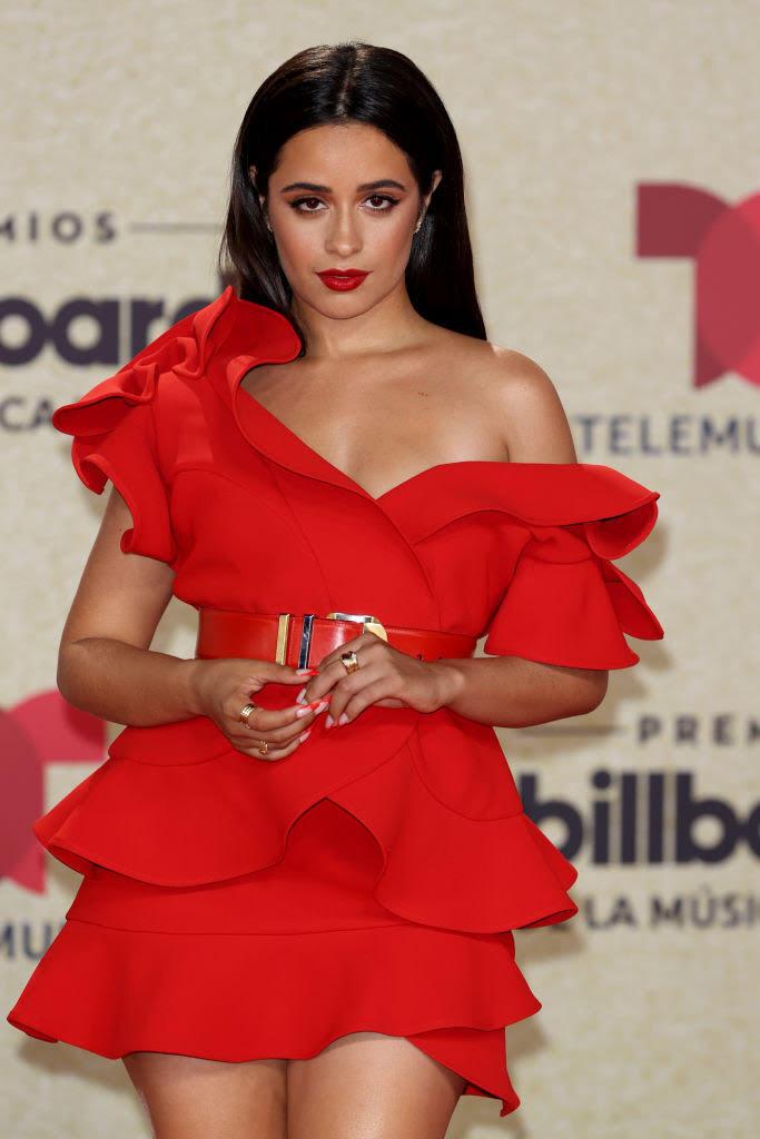 $!Banda MS, Belinda y Nodal y otras estrellas de la música pasan por la alfombra roja de los Billboard 2021