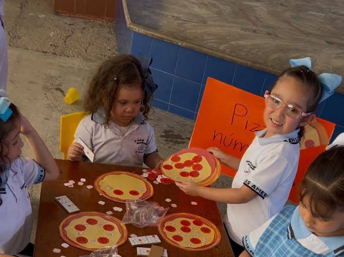 Juegan y aprenden alumnos de Cadi Las Américas en la Feria de las Matemáticas