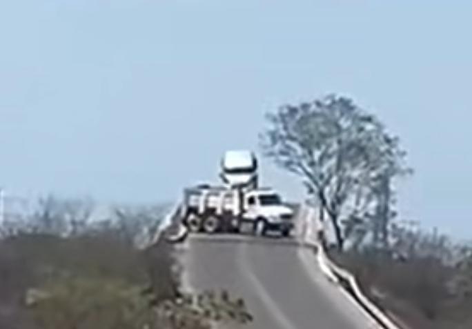 $!Hay movimiento de grupos armados en los alrededores de El Recodo; suspenden corridas de camiones al poblado