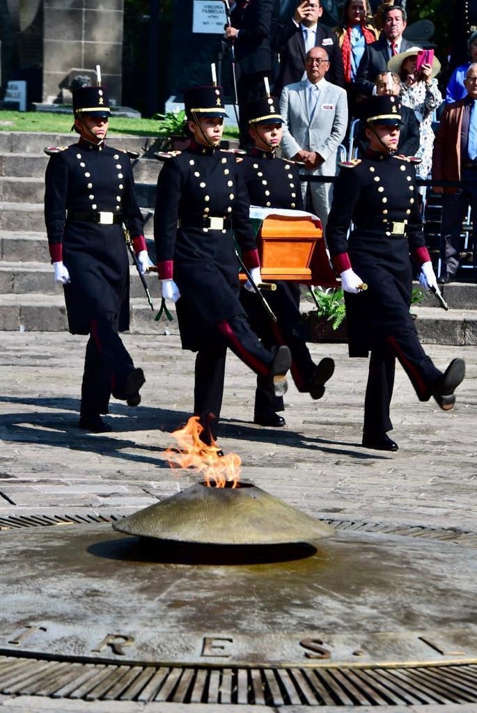 $!Cenizas de Arnoldo Martínez Verdugo son llevadas a la Rotonda de las Personas Ilustres en la CDMX