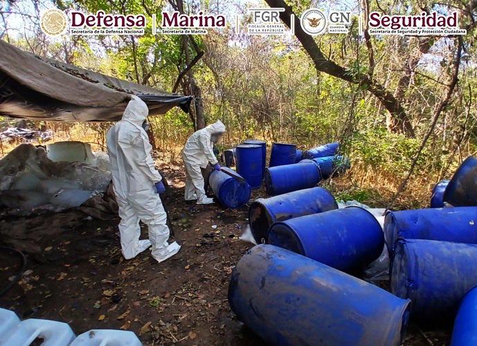 $!Aseguran drogas y sustancias químicas tras operativos en Culiacán y Cosalá