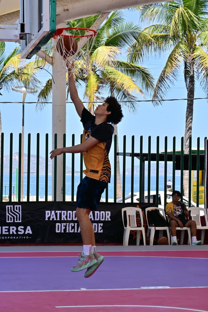 $!Impacta Rayos a Lobos en inicio de Copa Semana de Basquetbol, en Mazatlán