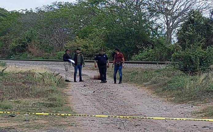 Un hombre asesinado a golpes y con huellas de tortura fue localizado cerca de la comunidad de El Walamo, en Mazatlán.