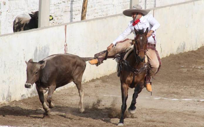 Diferentes suertes se realizaron en el Campeonato Estatal Charro 2021, que se celebró en el Lienzo Charro de Mazatlán.