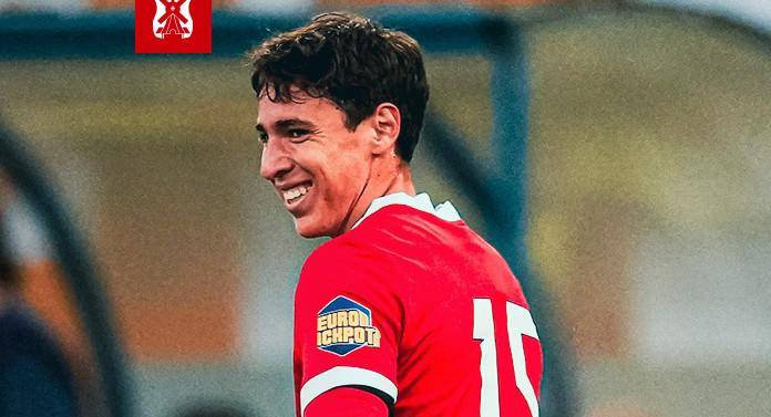 Mateo Chávez debuta como titular y AZ Alkmaar avanza con autoridad en Conference League