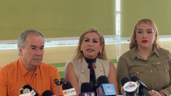 Conferencia de Movimiento Ciudadano en Mazatlán.