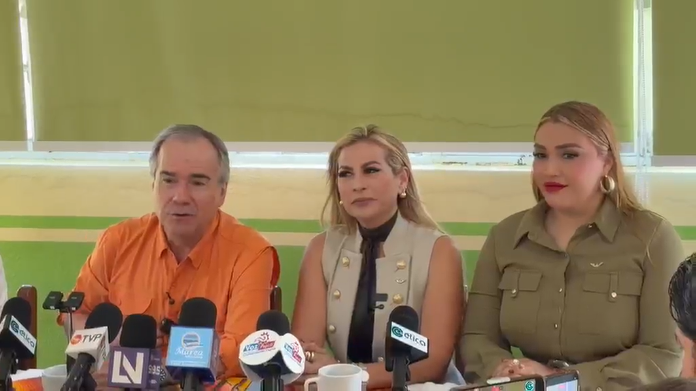 Conferencia de dirigentes de Movimiento Ciudadano en Mazatlán.