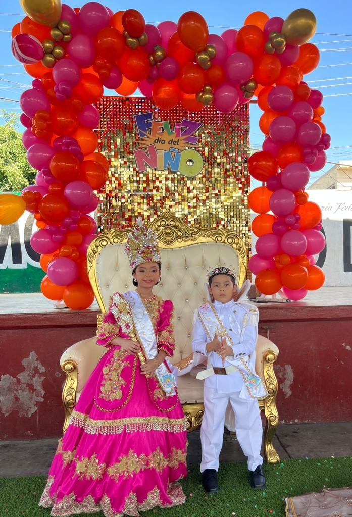 $!Aislin Elenes Yáñez y Josué Alejandro Salcido Martínez, fueron coronados como los Reyes del Día del Niño 2023 del platel.