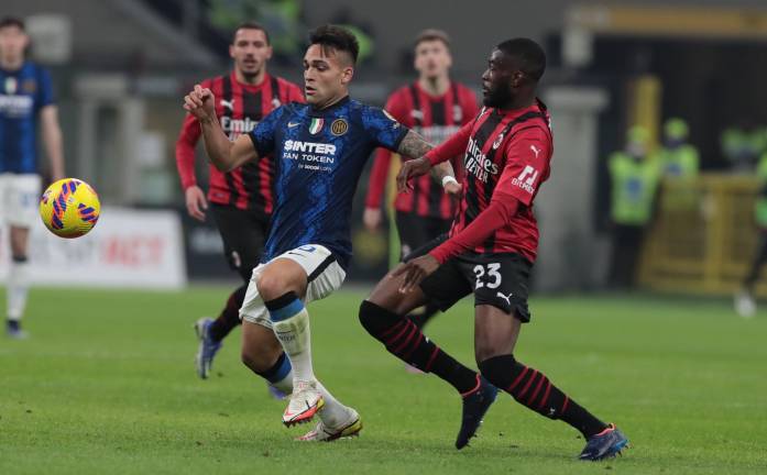 Inter sobrevive a un Milan desacertado, en la Copa de Italia