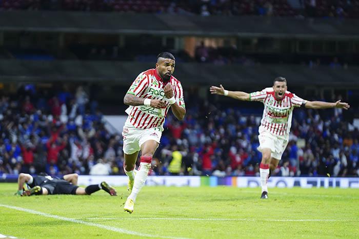 Descarga de último minuto en el Azteca: Necaxa le saca el triunfo a Cruz Azul