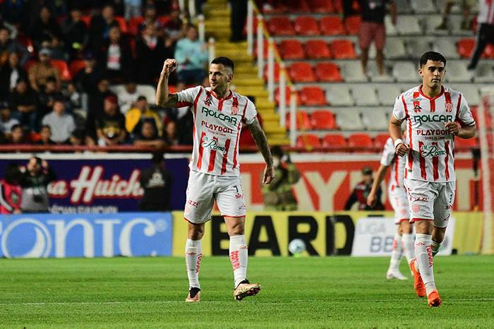 Con electrizante arranque Necaxa vence a Pumas