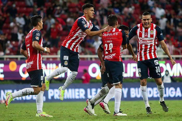 $!Chivas rescata el empate ante Cruz Azul en el último suspiro