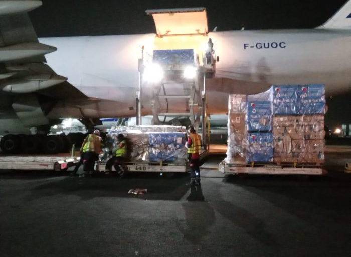 Llegan más vacunas contra el Covid a México, con dosis de Sputnik V, AstraZeneca y Pfizer