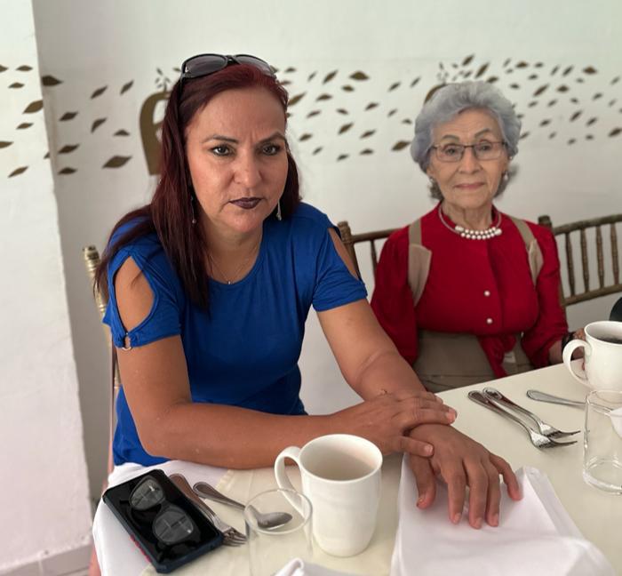 $!Amalia Valenzuela y Esperanza Hernández.
