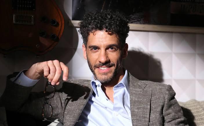 Erick Elías graba en España la serie ‘El día menos pensado’